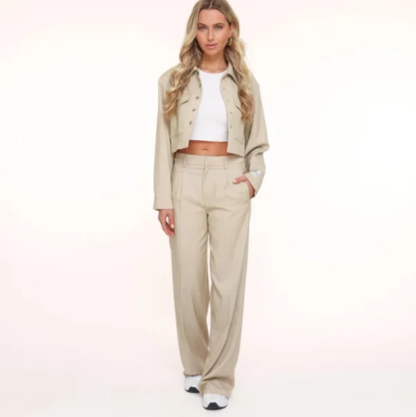 Beige Studio Cropped-Jacket<Olivia & Kate Hot