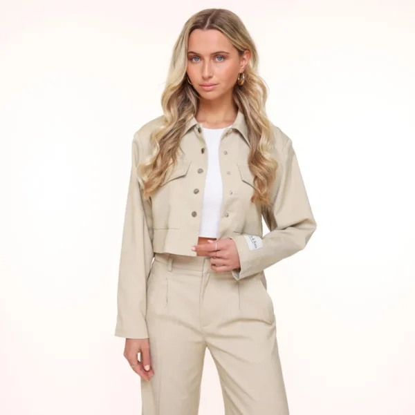 Beige Studio Cropped-Jacket<Olivia & Kate Hot