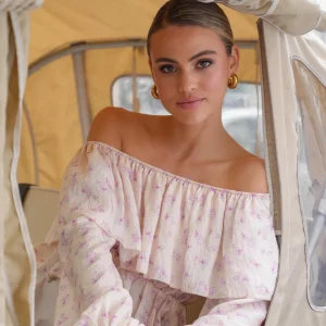 Lila Flowers Off Shoulder -Top<Olivia & Kate Store