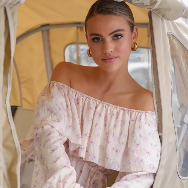 Lila Flowers Off Shoulder -Top<Olivia & Kate Store