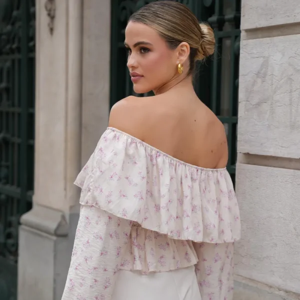 Lila Flowers Off Shoulder -Top<Olivia & Kate Store